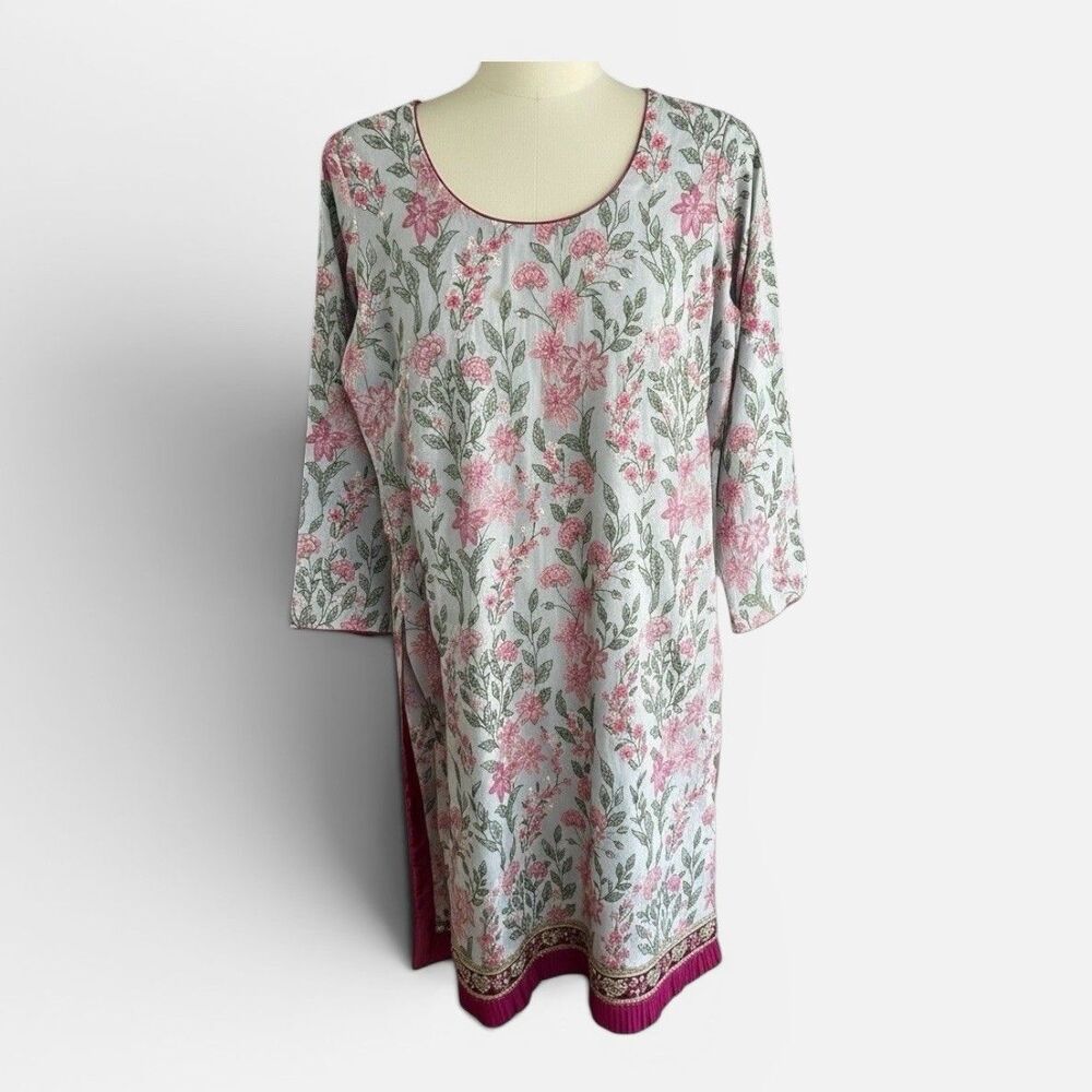 Women’s Embroidered KURTA With Satin/Gold Trim - Size 12/L
